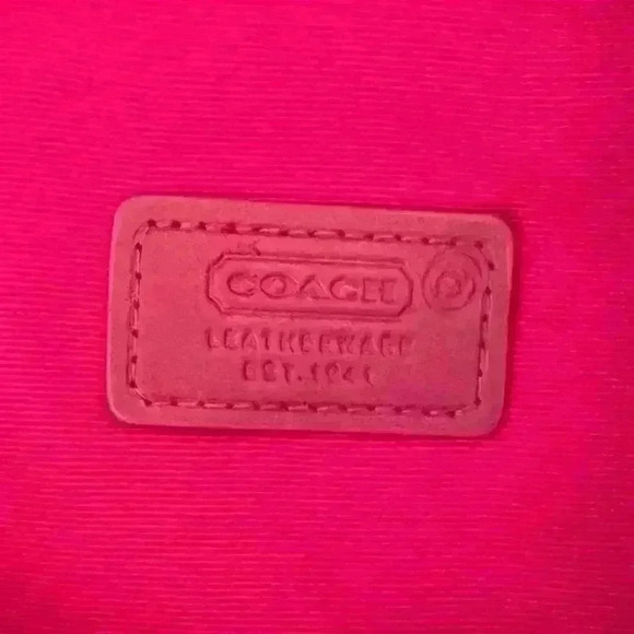 Coach Wool Pink Plaid Twist Buckle Bucket Hat - Picture 5 of 6